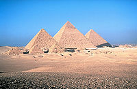 Pyramids of Egypt - Pirâmides de Quéops, Egito Pyramids of Egypt - Pirâmides de Quéops, Egito